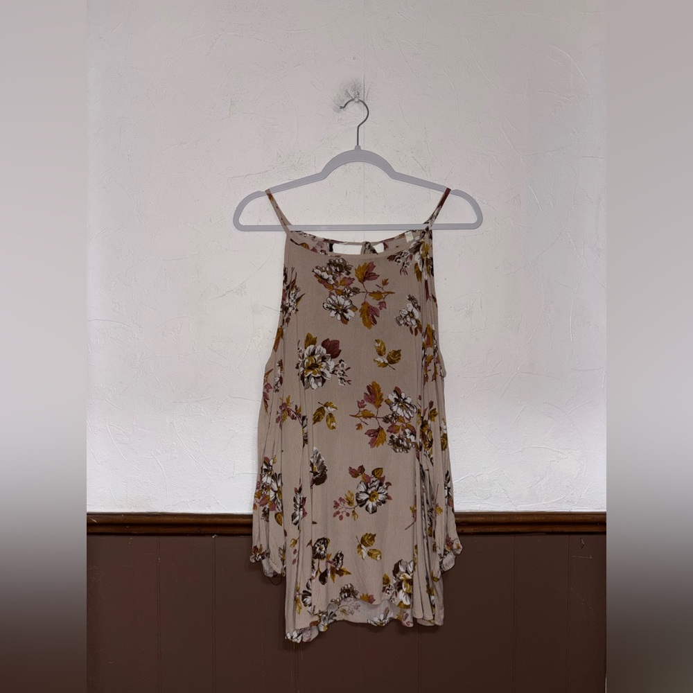 MTS | Beige Peep-Shoulder Floral Blouse